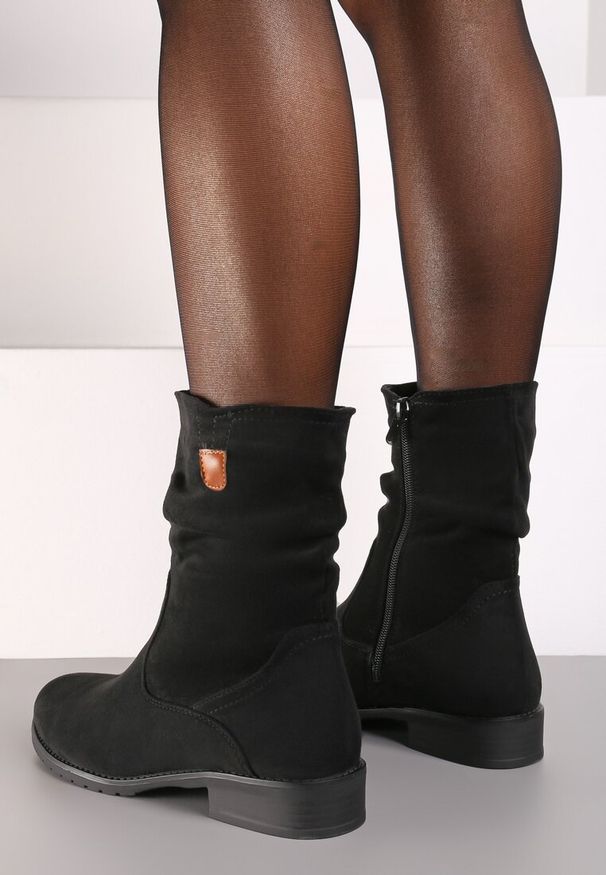 Born2be - Czarne Botki z Marszczoną Cholewką do Połowy Łydki Helladina. Kolor: czarny. Szerokość cholewki: normalna. Obcas: na płaskiej podeszwie