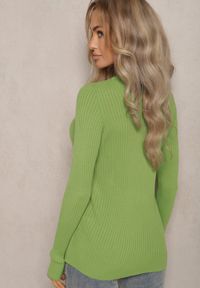 Renee - Jasnozielony Casualowy Sweter z Prążkowanego Materiału Zintra. Okazja: na co dzień. Kolor: zielony. Materiał: materiał, prążkowany. Długość rękawa: długi rękaw. Długość: długie. Styl: casual #4