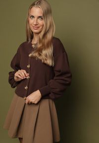 Born2be - Brązowy Kardigan z Wiskozą z Ozdobnymi Napami i Bufiastymi Rękawami Acallte. Okazja: do pracy. Kolor: brązowy. Materiał: wiskoza. Styl: klasyczny, elegancki #3