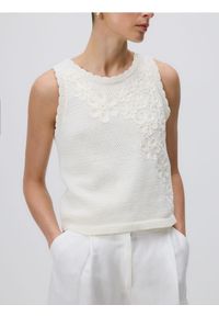 Reserved - Dzianinowy top - kremowy. Kolor: kremowy. Materiał: dzianina #1