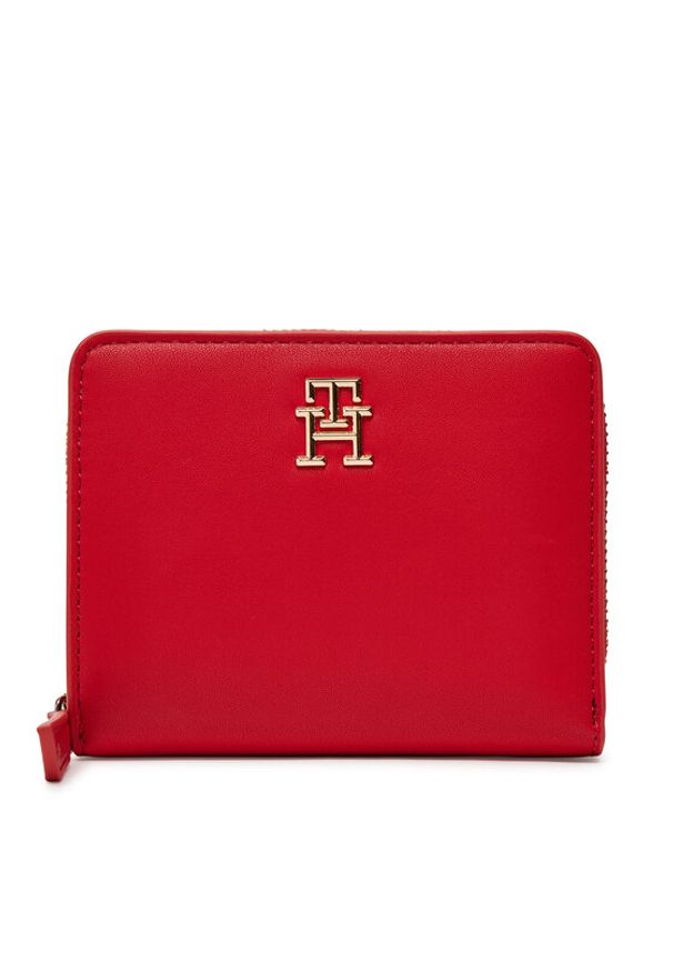 TOMMY HILFIGER - Tommy Hilfiger Mały Portfel Damski Th Logotape Med Za AW0AW17408 Czerwony. Kolor: czerwony. Materiał: skóra