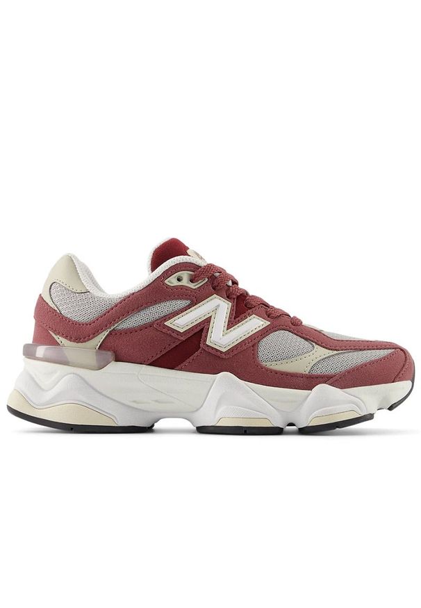 Buty młodzieżowe New Balance GC9060CT - bordowe. Kolor: czerwony. Materiał: materiał, syntetyk, guma. Szerokość cholewki: normalna. Sport: turystyka piesza