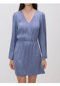 Reserved - Sukienka mini z lyocellem - granatowy. Kolor: niebieski. Materiał: tkanina. Długość: mini