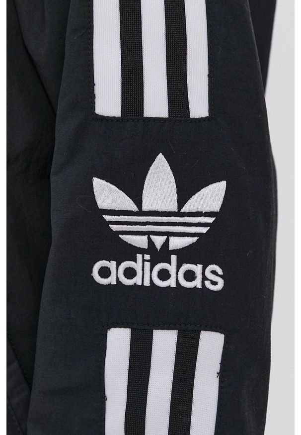 adidas Originals Kurtka H20540 damska kolor czarny przejściowa. Okazja: na co dzień. Kolor: czarny. Styl: casual