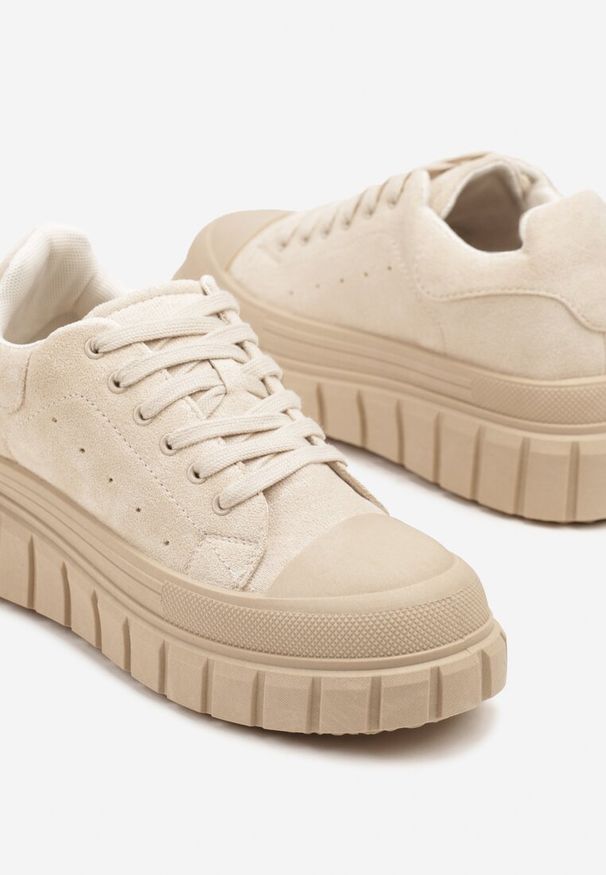 Born2be - Beżowe Sneakersy Vices na Grubej Tłoczonej Podeszwie z Perforacją Lealita. Okazja: na co dzień. Kolor: beżowy. Materiał: jeans. Szerokość cholewki: normalna