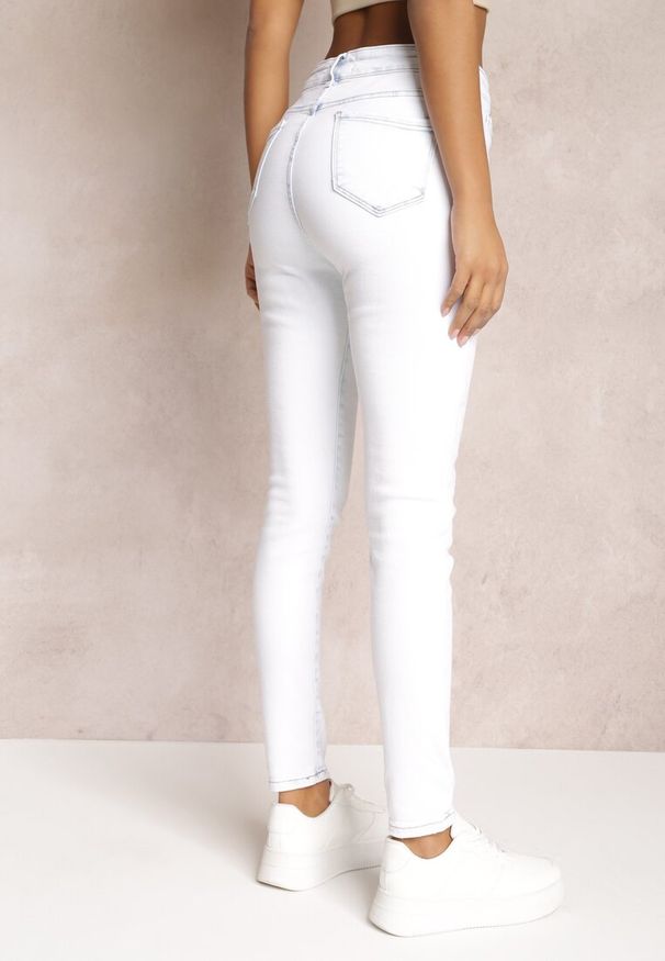 Renee - Jasnoniebieskie Jeansy Skinny Raianna. Kolor: niebieski