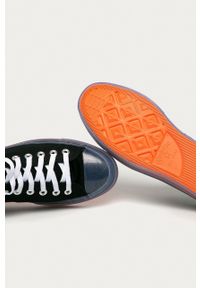 Converse - Tenisówki. Nosek buta: okrągły. Zapięcie: sznurówki. Kolor: czarny. Materiał: guma