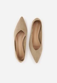 Born2be - Ciemnobeżowe Balerinki z Imitacji Zamszu z Noskiem w Szpic Egynome. Okazja: na co dzień, na spotkanie biznesowe, do pracy. Kolor: zielony. Materiał: zamsz. Styl: casual, biznesowy, elegancki #8