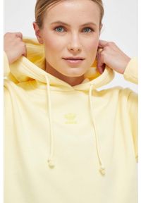 adidas Originals bluza damska kolor żółty z kapturem z aplikacją. Typ kołnierza: kaptur. Kolor: żółty. Materiał: materiał. Wzór: aplikacja #4