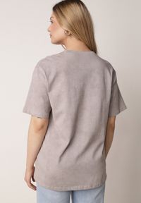 Born2be - Szary Bawełniany T-shirt Oversize z Haftowanym Napisem z Cekinami Aewai. Okazja: na co dzień. Kolor: szary. Materiał: bawełna. Wzór: napisy, haft. Styl: elegancki, casual #2