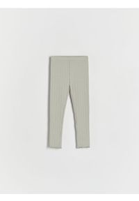 Reserved - Bawełniane legginsy w prążek - oliwkowy. Kolor: oliwkowy. Materiał: bawełna. Wzór: prążki #1