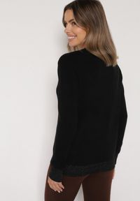 Born2be - Czarny Sweter z Guzikami z Boku Tusiana. Okazja: na co dzień. Kolor: czarny. Materiał: jeans. Styl: casual, klasyczny #4