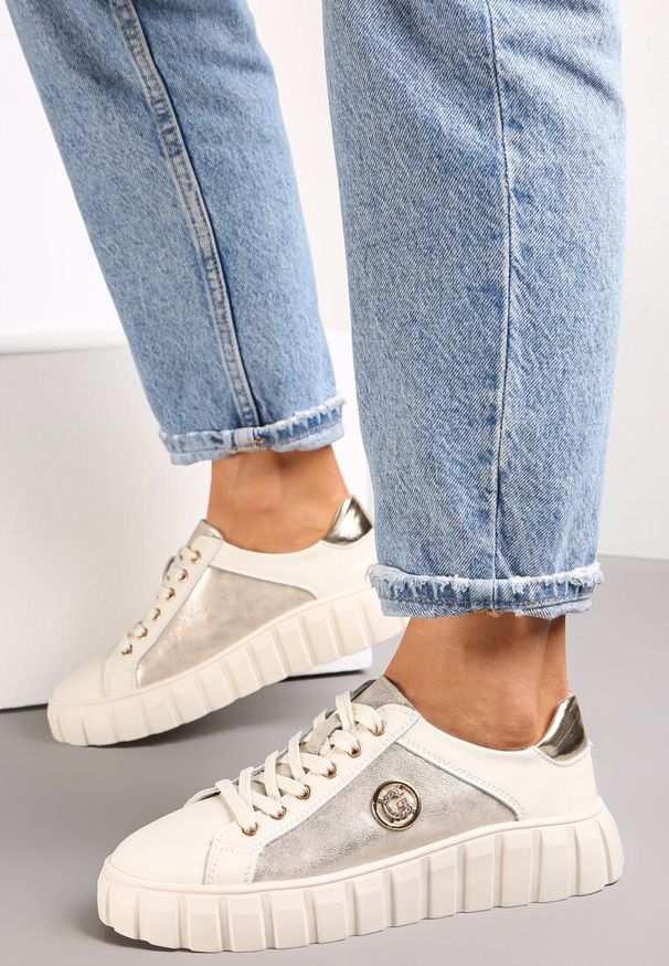 Renee - Beżowo-Złote Sznurowane Sneakersy ze Skóry Breana. Nosek buta: okrągły. Kolor: beżowy. Materiał: skóra