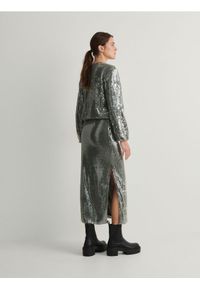 Reserved - Spódnica midi z rozcięciem - zielony. Kolor: zielony. Materiał: tkanina. Wzór: gładki #1