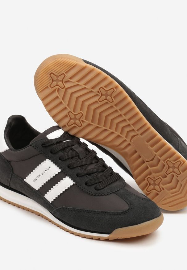 Born2be - Czarno-Białe Sneakersy Klasyczne Tenisówki ze Skórzaną Wkładką i Zamszem Naturalnym Tilritia. Okazja: na co dzień, na spacer. Kolor: czarny. Materiał: zamsz, skóra. Szerokość cholewki: normalna. Sport: turystyka piesza