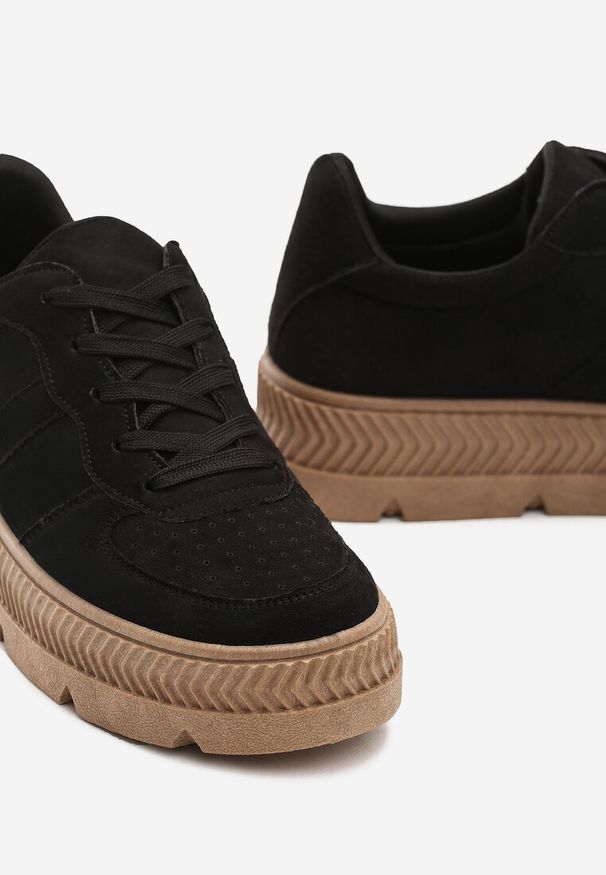 Born2be - Czarne Sneakersy na Grubej Podeszwie z Tłoczeniami Try to Forget. Wysokość cholewki: przed kostkę. Kolor: czarny. Szerokość cholewki: normalna