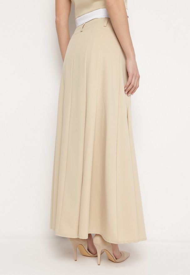 Born2be - Beżowa Spódnica Maxi Rozkloszowana w Garniturowym Stylu Araxna. Okazja: na co dzień. Kolor: beżowy. Styl: casual