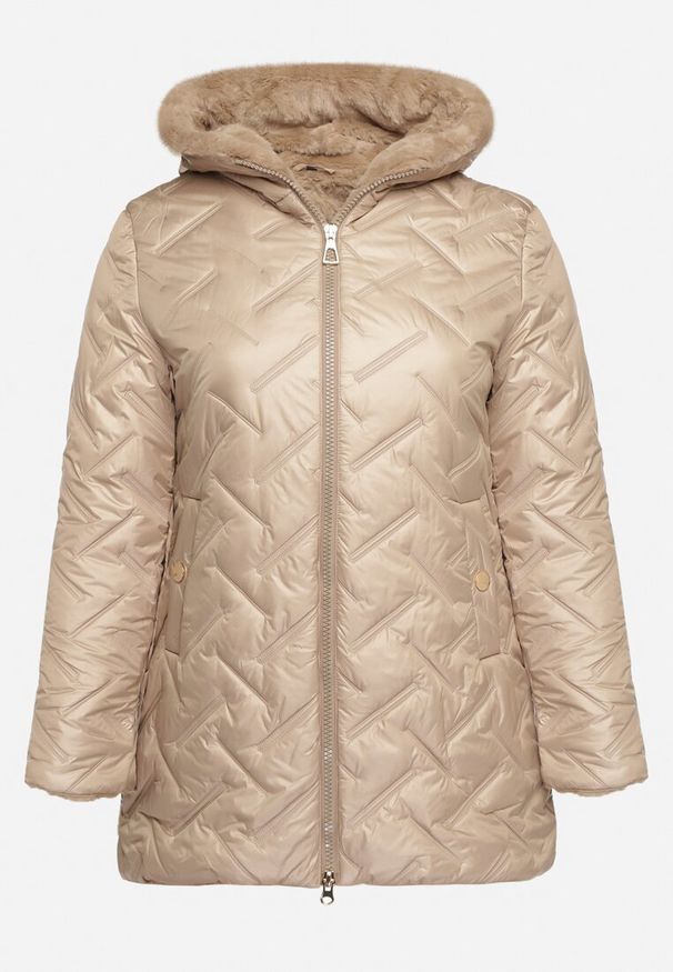 Born2be - Ciemnobeżowa Pikowana Kurtka z Kapturem Ocieplana Futerkiem Lealinea. Okazja: na co dzień. Typ kołnierza: kaptur. Kolekcja: plus size. Kolor: beżowy. Materiał: futro. Długość: długie. Styl: casual