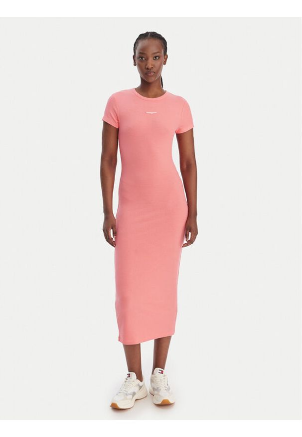 Tommy Jeans Sukienka codzienna DW0DW22339 Różowy Slim Fit. Okazja: na co dzień. Kolor: różowy. Materiał: wiskoza. Typ sukienki: proste. Styl: casual