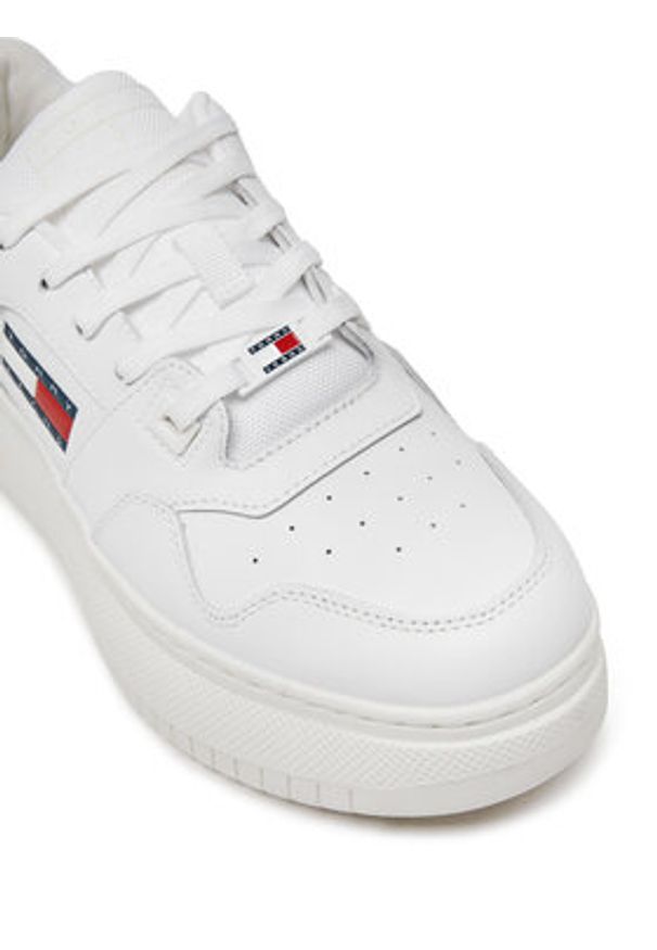Tommy Jeans Sneakersy Tjw Retro Basket Flatform Ess EN0EN02506 Biały. Kolor: biały. Materiał: skóra