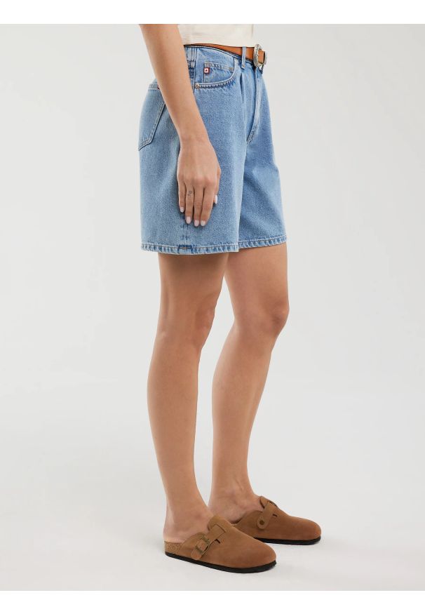 Big-Star - Szorty damskie jeansowe niebieskie Satoko 288. Okazja: na co dzień. Kolor: niebieski. Materiał: jeans. Sezon: lato. Styl: wakacyjny, casual