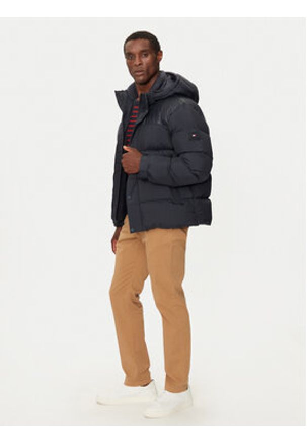 TOMMY HILFIGER - Tommy Hilfiger Kurtka puchowa MW0MW36569 Granatowy Regular Fit. Kolor: niebieski. Materiał: syntetyk