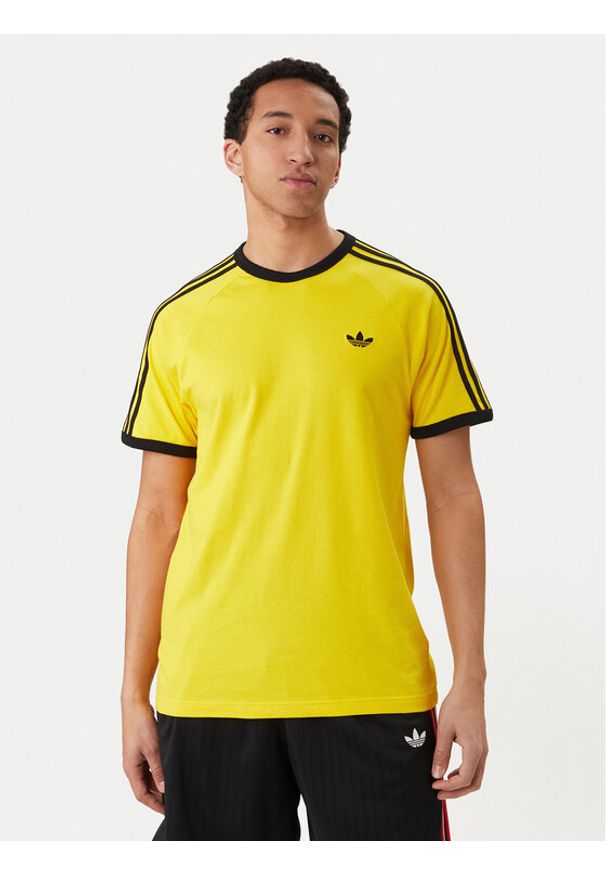 Adidas - adidas T-Shirt 3-Stripes KE3533 Żółty Regular Fit. Kolor: żółty. Materiał: bawełna