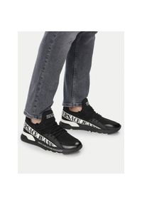 Sneakersy Versace Jeans Couture. Kolor: czarny #1