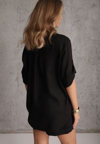 Renee - Czarna Koszula Basic z Lnem Zapinana na Guziki z Rękawami 3/4 Vaelialle. Okazja: na co dzień. Typ kołnierza: kołnierzyk klasyczny. Kolor: czarny. Materiał: len. Styl: elegancki, klasyczny, casual #2
