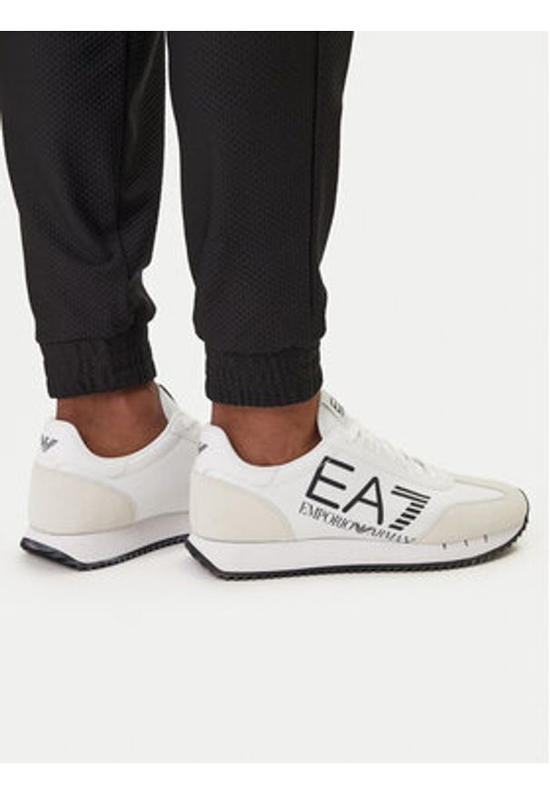 EA7 Emporio Armani Spodnie dresowe 7M001341 AF21099 Czarny Regular Fit. Kolor: czarny. Materiał: syntetyk, dresówka