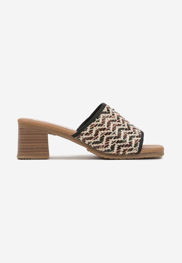 Born2be - Czarne Klapki na Obcasie Ozdobione Geometrycznym Motywem Galreis. Okazja: na co dzień. Kolor: czarny. Materiał: jeans. Wzór: aplikacja, geometria. Obcas: na obcasie. Styl: elegancki, casual. Wysokość obcasa: średni