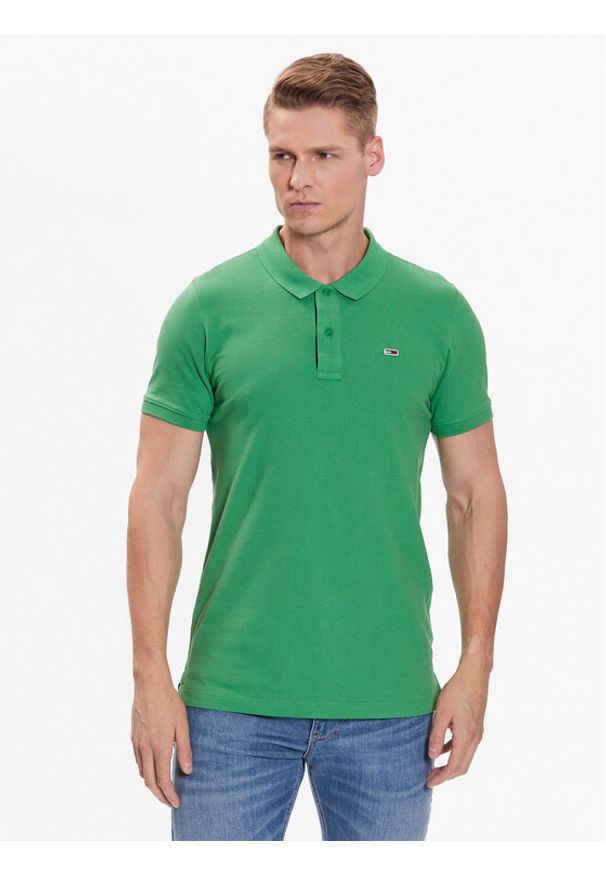 Tommy Jeans Polo DM0DM15940 Zielony Slim Fit. Typ kołnierza: polo. Kolor: zielony. Materiał: bawełna