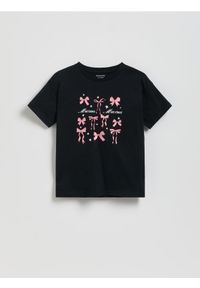 Reserved - T-shirt z nadrukiem - czarny. Kolor: czarny. Materiał: bawełna. Wzór: nadruk