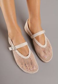 Renee - Beżowe Balerinki Ozdobione Siateczką Arolamar. Okazja: na co dzień. Zapięcie: sprzączka. Kolor: beżowy. Materiał: jeans. Wzór: aplikacja. Sezon: lato. Styl: casual, elegancki #7