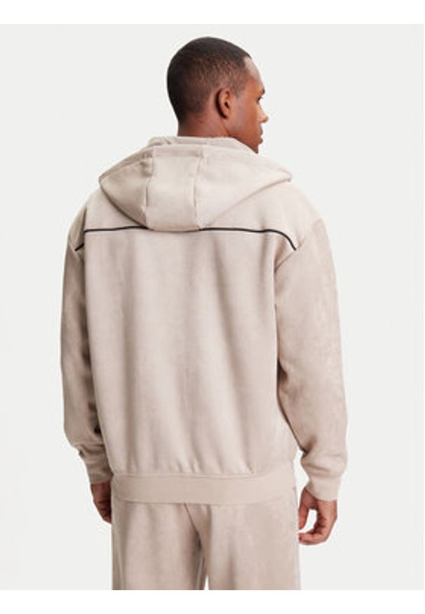 Guess Bluza Z5YQ05 KCJY2 Beżowy Regular Fit. Kolor: beżowy. Materiał: bawełna