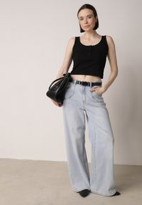 Born2be - Czarny Prążkowany Top na Szerokich Ramiączkach z Bawełny Zdobiony Guzikami Bernella. Okazja: na spacer. Kolor: czarny. Materiał: prążkowany, bawełna. Długość rękawa: na ramiączkach. Wzór: aplikacja. Sezon: zima, lato. Styl: elegancki #5