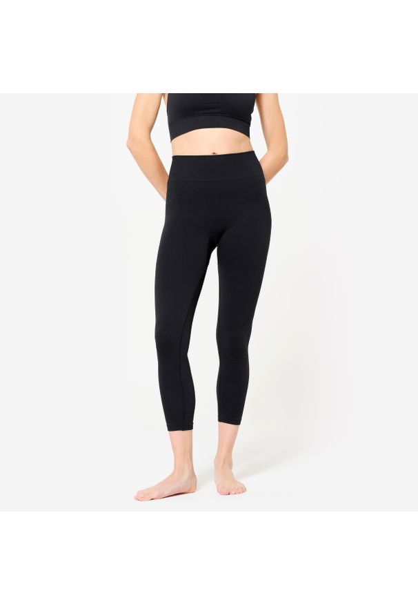 DOMYOS - Legginsy do jogi damskie Kimjaly 7/8. Stan: podwyższony. Kolor: czarny. Materiał: materiał, poliamid, elastan. Sport: joga i pilates