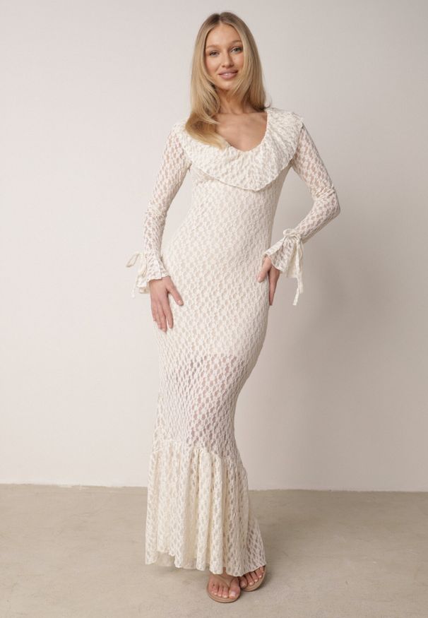 Born2be - Beżowa Koktajlowa Sukienka Koronkowa z Dekoltem V i Falbanami Frevina. Okazja: na komunię, na wesele, na ślub cywilny. Typ kołnierza: dekolt w kształcie V. Kolor: beżowy. Materiał: koronka. Wzór: koronka. Styl: wizytowy