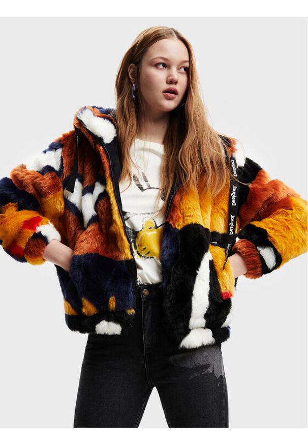 Futro Desigual. Materiał: futro. Wzór: kolorowy