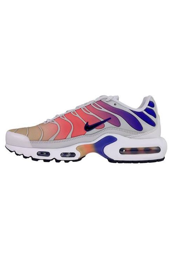 Buty do chodzenia damskie Nike Air Max Plus Tn Platinum. Kolor: wielokolorowy. Materiał: syntetyk, materiał. Szerokość cholewki: normalna. Model: Nike Air Max. Sport: turystyka piesza