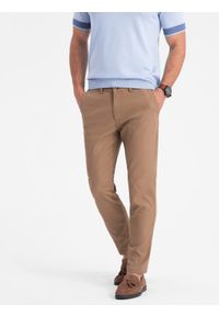 Ombre Clothing - Spodnie męskie chino SLIM FIT - jasnobrązowe V2 - Rozmiar: XL. Kolor: brązowy. Materiał: bawełna