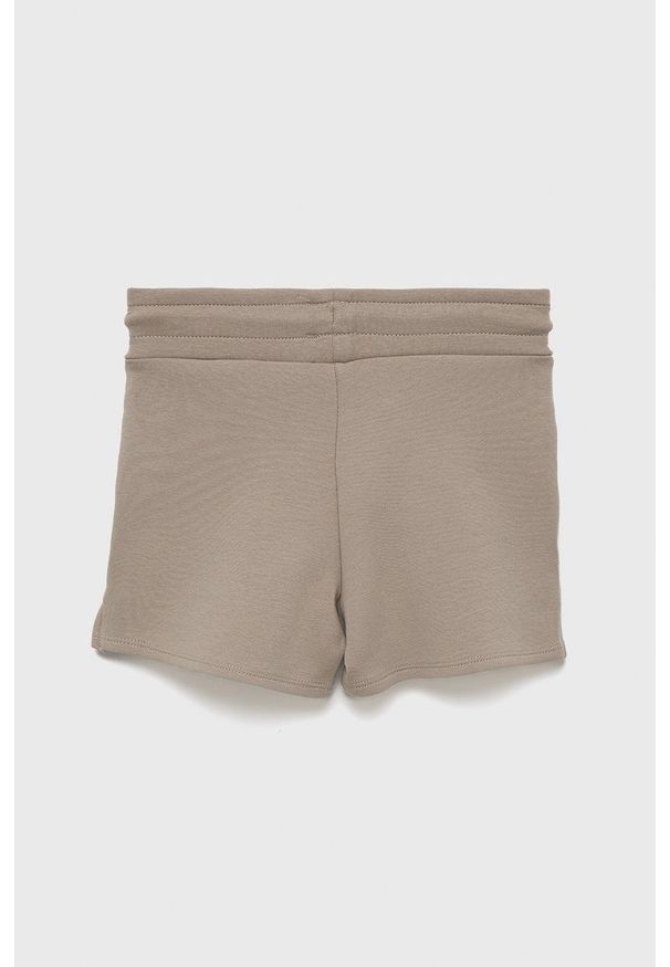 Guess Szorty dziecięce kolor beżowy z nadrukiem. Okazja: na co dzień. Kolor: beżowy. Materiał: dzianina, bawełna. Wzór: nadruk. Styl: casual