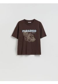 Reserved - T-shirt z nadrukiem - ciemnobrązowy. Kolor: brązowy. Materiał: bawełna. Wzór: nadruk