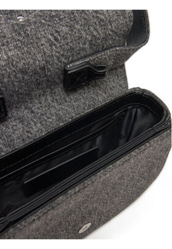 Diesel Torebka 1DR X08396 P1309 H1841 Czarny. Kolor: czarny. Materiał: skórzane