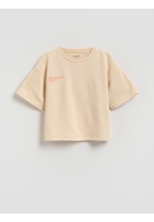Reserved - Luźny t-shirt z nadrukiem - beżowy. Kolor: beżowy. Materiał: bawełna. Wzór: nadruk