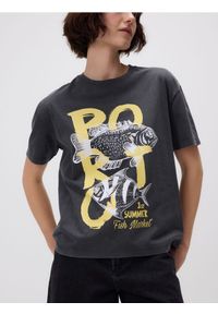 Reserved - T-shirt z nadrukiem - ciemnoszary. Kolor: szary. Materiał: bawełna, dzianina. Wzór: nadruk