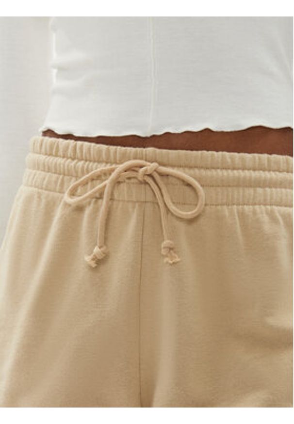 GAP - Gap Szorty sportowe 803625-03 Beżowy Regular Fit. Kolor: beżowy. Materiał: bawełna