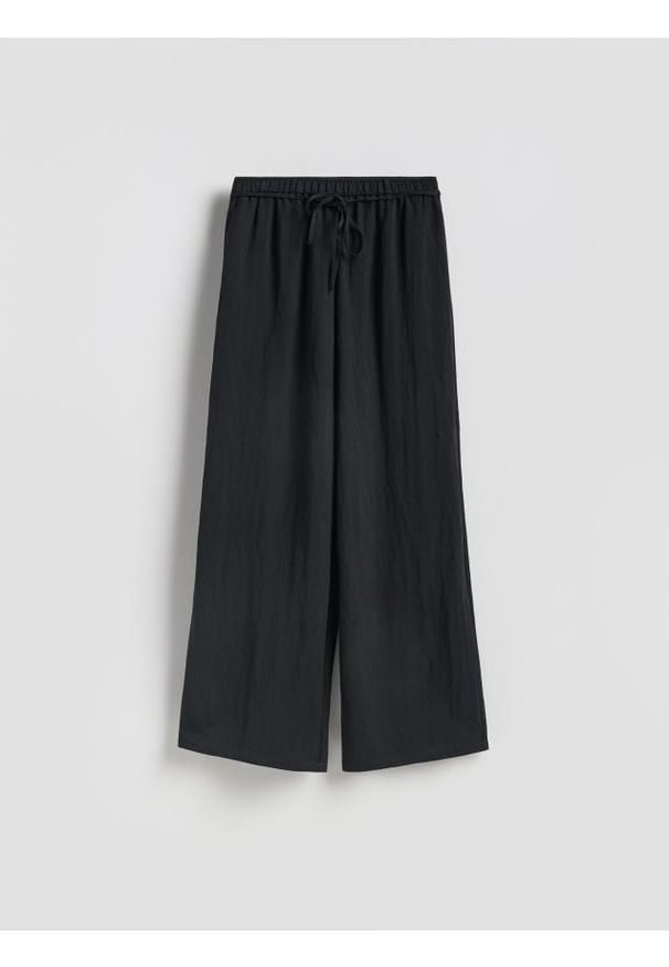 Reserved - Luźne spodnie z lyocellem - czarny. Kolor: czarny. Materiał: tkanina, wiskoza