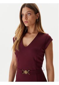 Guess Sukienka koktajlowa W5BK21 KCMU2 Czerwony Slim Fit. Kolor: czerwony. Materiał: syntetyk. Styl: wizytowy