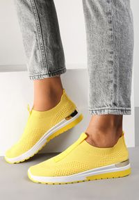 Renee - Żółte Buty Sportowe Hypnerus. Nosek buta: okrągły. Zapięcie: bez zapięcia. Kolor: żółty. Materiał: materiał, jeans